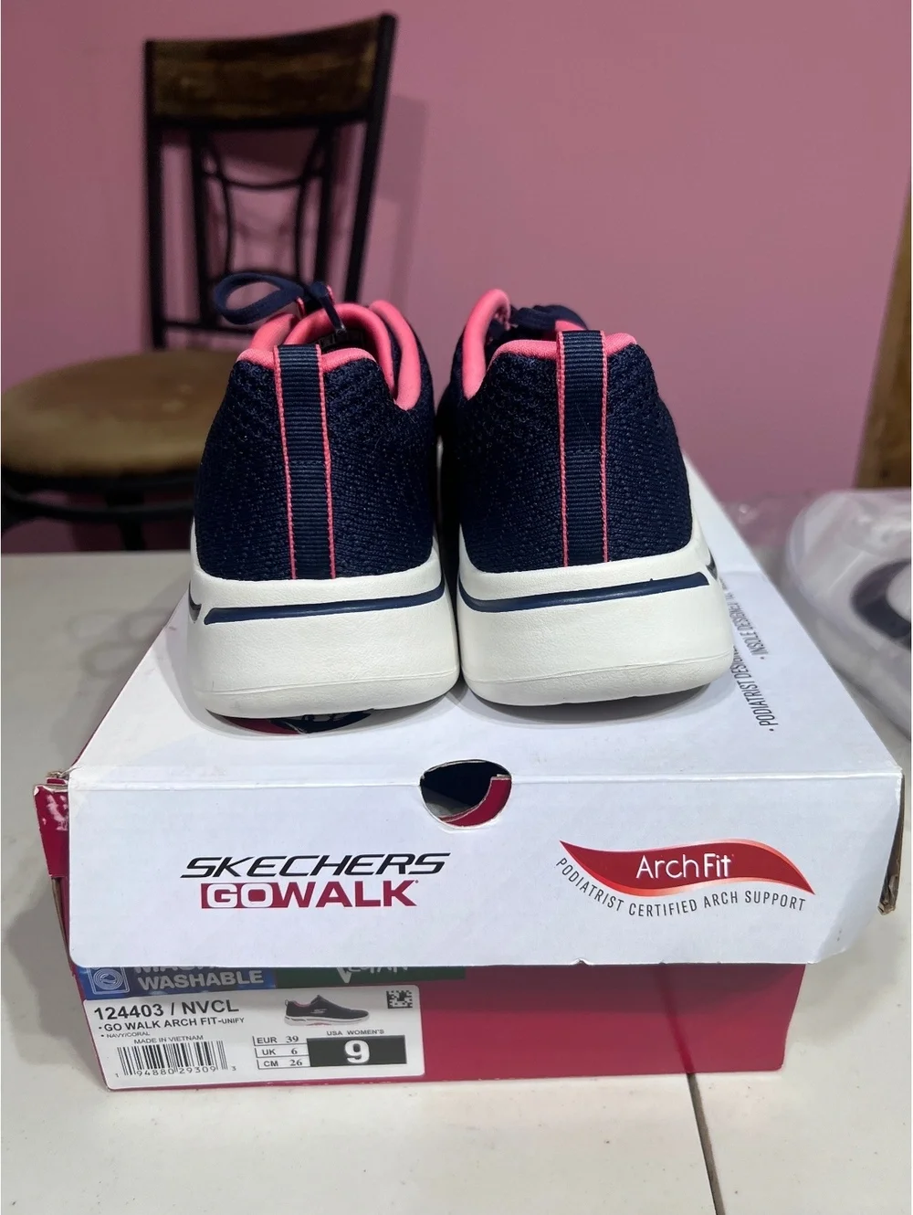 Skechers GOwalk Arch Fit Women's Walking Shoes Size 9 Navy Coral
